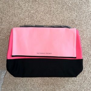 New Victoria’s Secret cooler bag